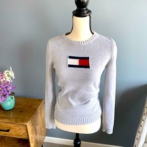 Tommy Hilfigure grey sweater.